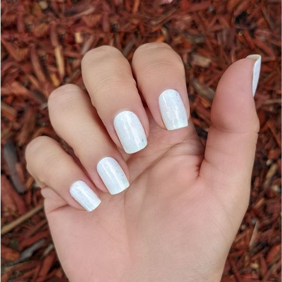 Color Street | Chasing Clouds a milky white shade with iridescent flakes - Picture 9 of 10